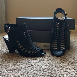 Vince Camuto Eliana sz 7